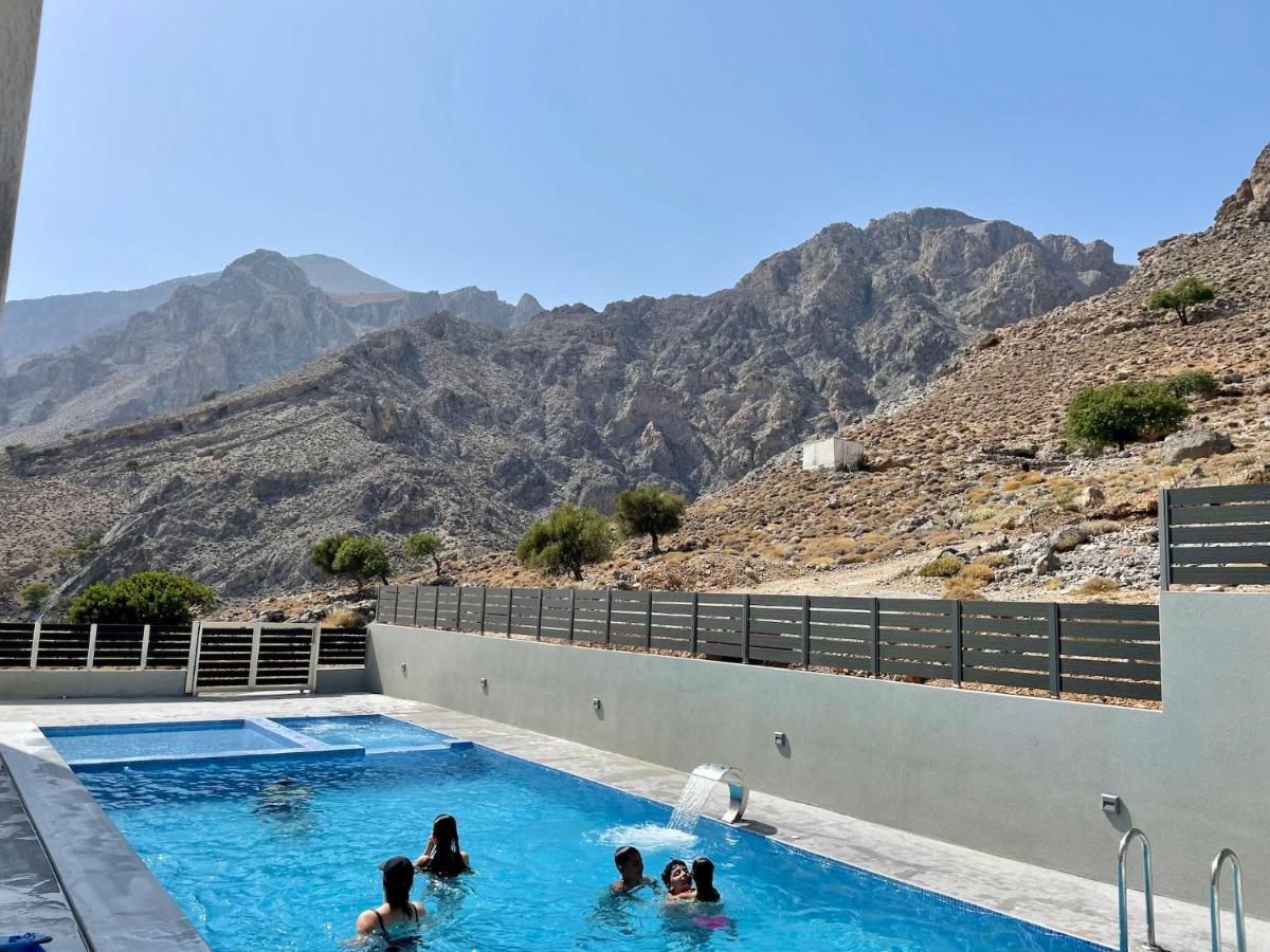 Crete Southside Tris Ekklisies Paránimfoi