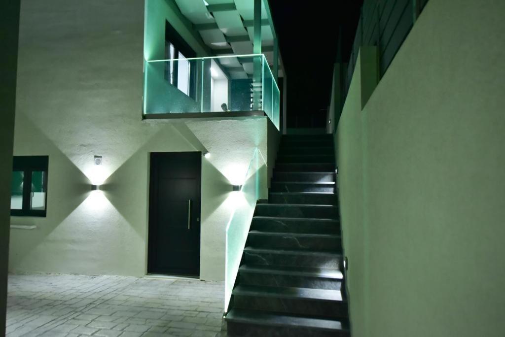 Crete Southside Tris Ekklisies Villa Paránimfoi
