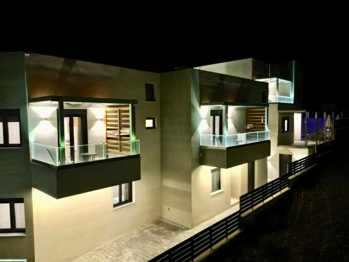 Crete Southside Tris Ekklisies Paránimfoi