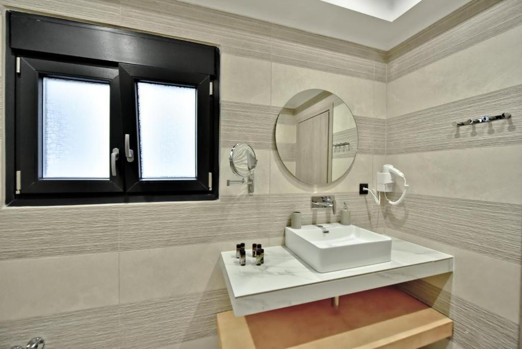Crete Southside Tris Ekklisies Villa